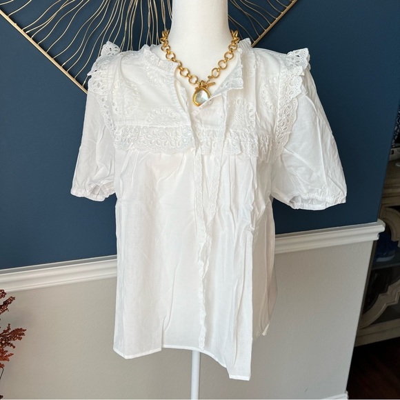 NWT Adorable White Lace Trimmed Women's Top - Large - Picture 1 of 6